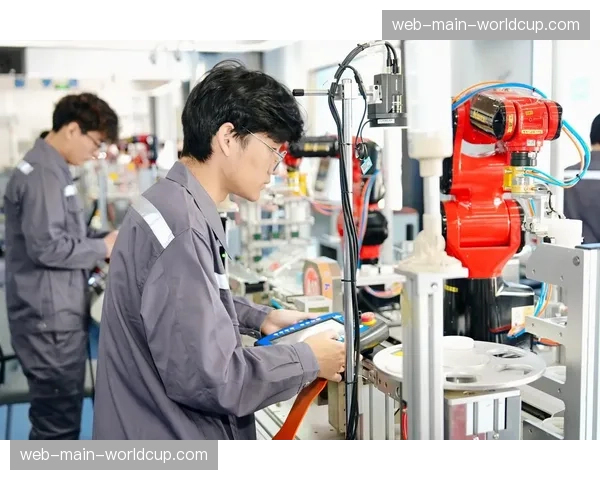 人才培训体系向复合型技能方向调整 适应技术融合需求