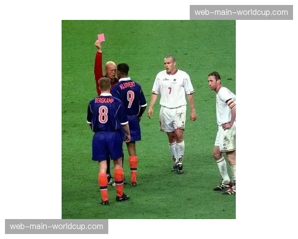 欧足联考虑2027年起试行欧冠比赛日中场休息时间延长