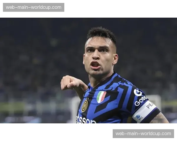 “新工作，新挑战”：前国米名宿坎比亚索就任意乙俱乐部体育总监首月记